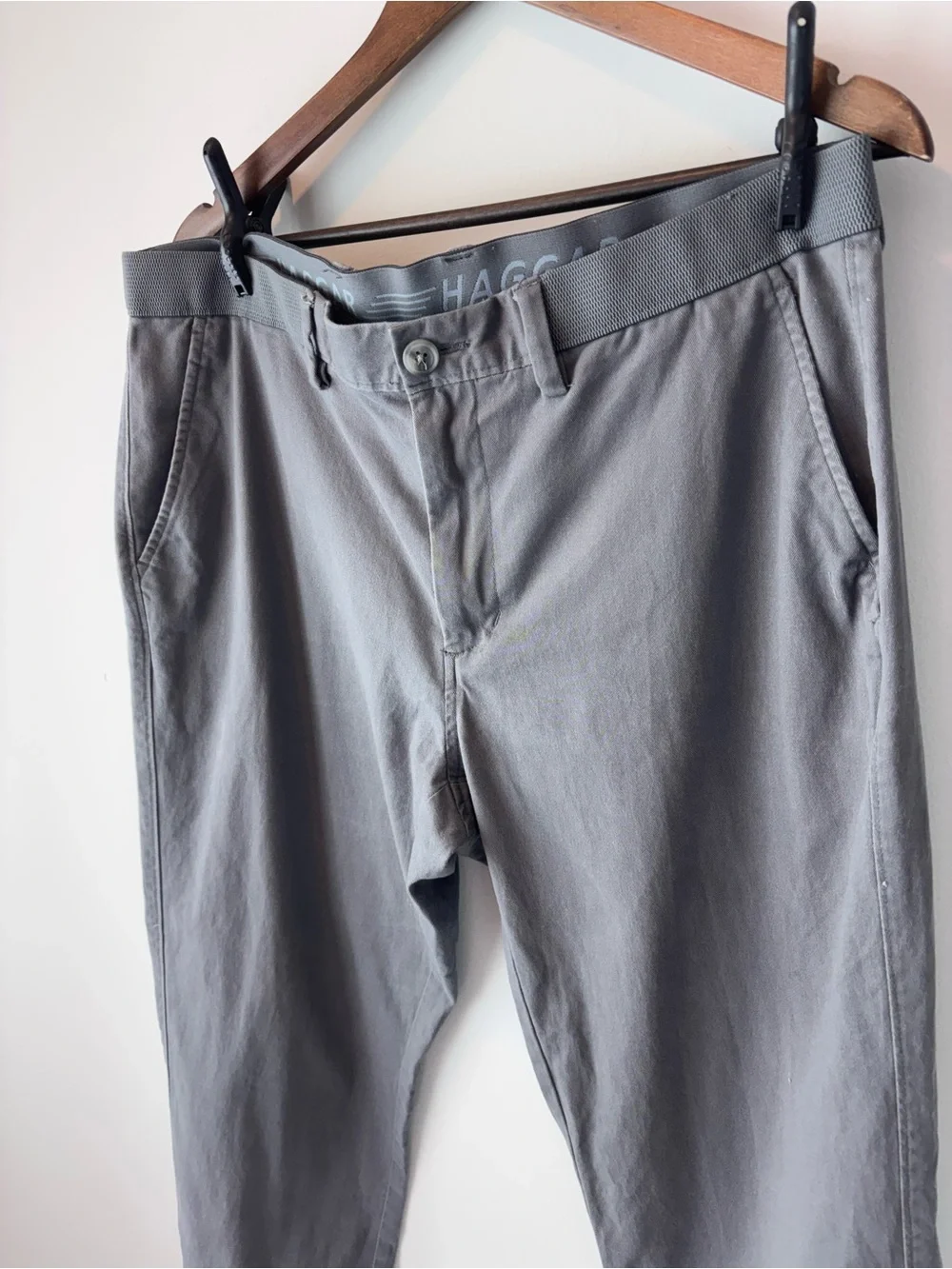 Haggar Men’s Gray Stretch Flat-Front Pants — 36x29